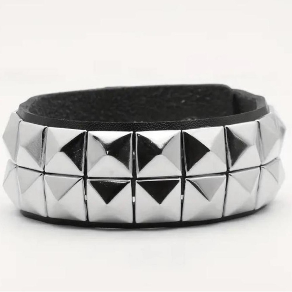 Punk Gothic studded faux leather bracelet - black and silver